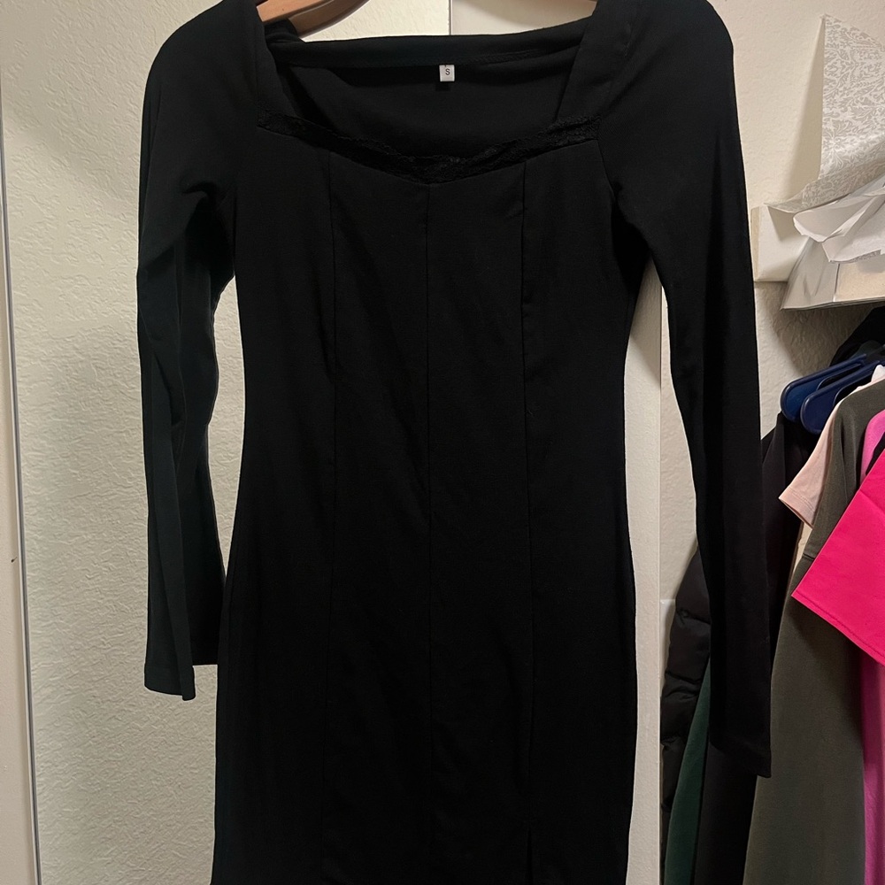 Black Scoop Neck Bodycon Dress for Night Out